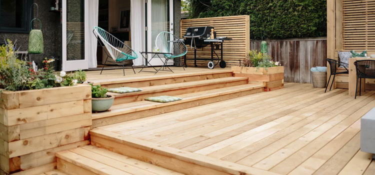 Cedar Decking in Santa Monica, CA